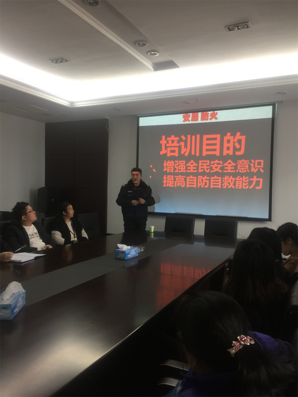 2017030609425323089 融泽公司进行消防安全培训