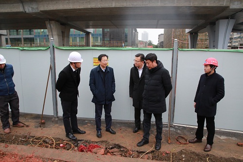 15769091082719465 副市长宋铀一行调研我司洪都大路构筑立面综合刷新工程